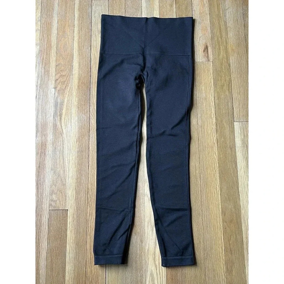 SPANX Black Look At Me Now Seamless Leggings Size M Medium EUC - Picture 1 of 6